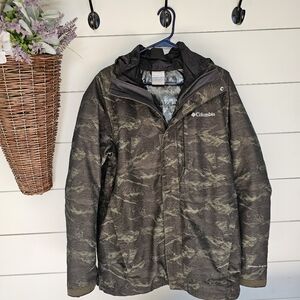 Mens' Medium 3 in 1 Columbia Inter Change winter jacket. Ski & Snowboard